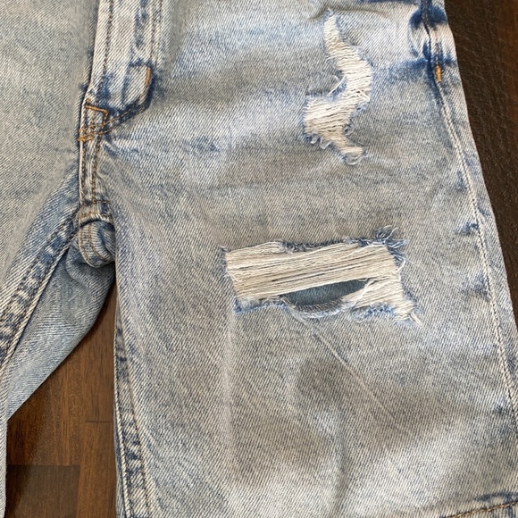 H&M Shorts - Picture 3 of 9